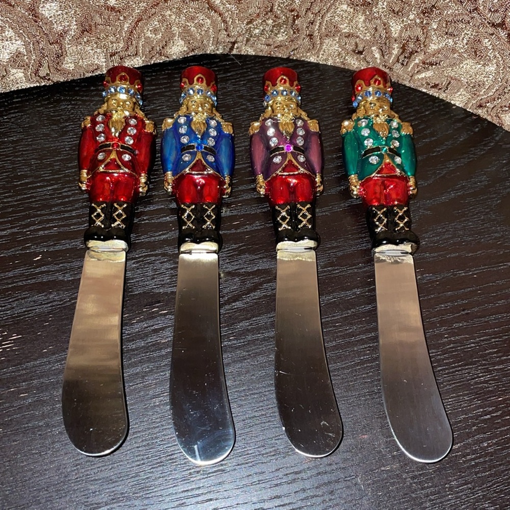NIB Nutcracker Themed Spreader Set - Multicolor - Picture 2 of 8